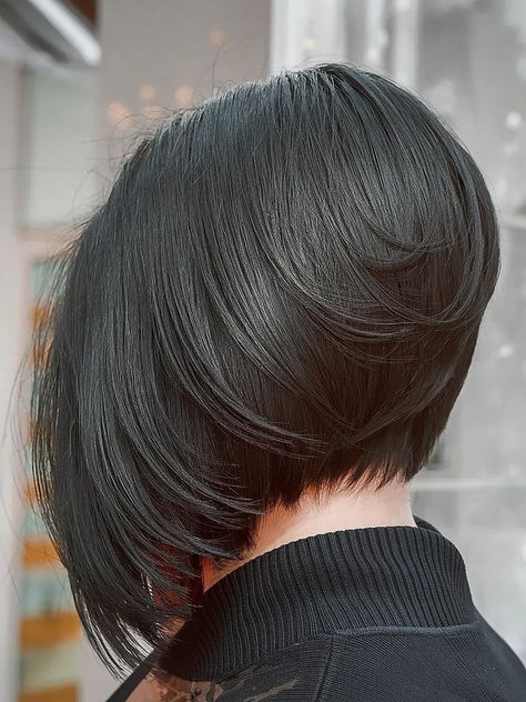 50+ Fresh Inverted Bob Haircut Ideas for 2025 Bob Inverted, Inverted Hairstyles, Inverted Bob Haircut, Bob Hairstyles For Black Women, Hair Ritual, Haircuts Women, Inverted Bob Haircuts, Women Haircuts, Bob Haircut Ideas