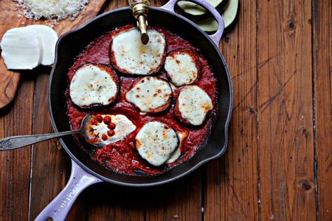 Skillet Eggplant Parmesan Skillet Eggplant, Spicy Chicken Tacos, Marinated Flank Steak, Marinara Sauce Recipe, Eggplant Parm, Easy Skillet, Eggplant Parmesan, Happy Kitchen, Meat Substitutes