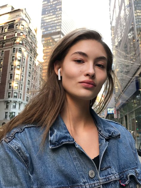 Grace Elizabeth, High Cheekbones, Wearable Tech, How To Pose, Gigi Hadid, Beauty Inspiration, New Yorker, Makeup Looks, Headphones