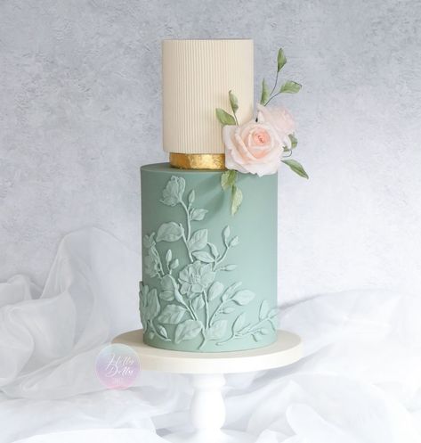 Wedding Cake Simple Elegant, Floral Cake Design, 2 Tier Wedding Cakes, Wedding Cake Pearls, Dummy Cake, Cake Design Inspiration, Patterned Cake, Chocolate Wedding Cake, Fall Wedding Cakes