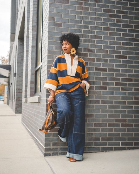 Movies Outfit Black Woman, Flannel Shirt Outfits For Women, Friday Dress Down Outfits For Work, Kelly Rowland Style Outfits, Oversized Shirt Work Outfit, Winter Tshirt Outfit Ideas, Fall Winter Trends 2024/2025, Urban Casual Outfits Women, Ashley Banks Style