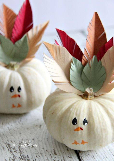 How to make mini turkey pumpkins. These decorated pumpkins are perfect for decorating your Thanksgiving table, or as a kids craft on Thanksgiving day. Pumpkin Turkey Craft, Easy Diy Thanksgiving Crafts, Kid Friendly Thanksgiving, Diy Thanksgiving Centerpieces, Thanksgiving Crafts Decorations, Diy Thanksgiving Crafts, Easy Diy Thanksgiving, Fun Thanksgiving Crafts, Pumpkin Turkey