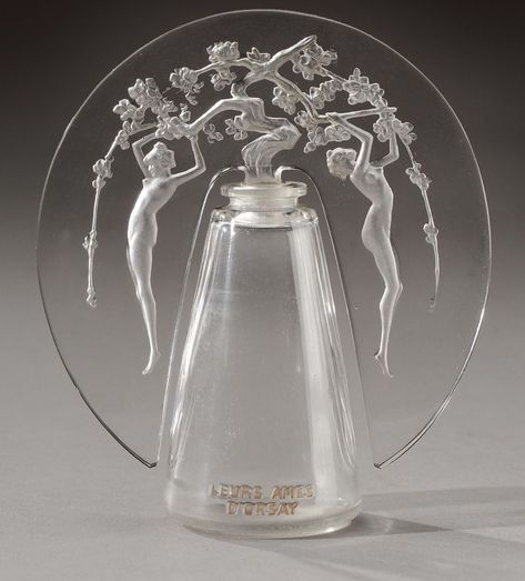 Lalique Perfume, Lalique Perfume Bottle, Perfume Vintage, Perfume Bottle Design, Perfume Bottle Art, Rene Lalique, Lalique Crystal, زجاج ملون, Beautiful Perfume Bottle