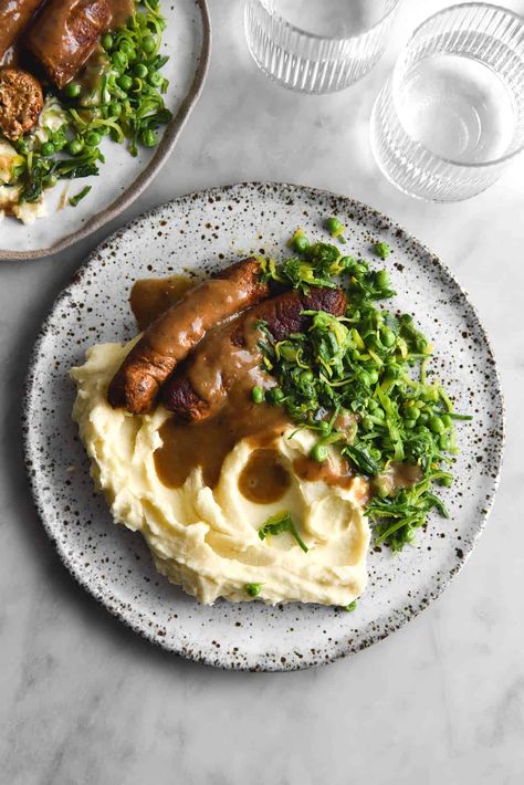 Sausage Photography, Gravy Gluten Free, Bangers And Mash Recipe, Sausage Meals, Low Fodmap Dinner, Fodmap Dinner, Ideas For Restaurant, Sausage And Mash, Steak And Ale