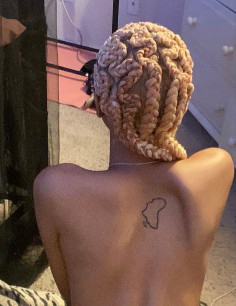 Erykah Badu Tattoo Ideas, Erykah Badu Aesthetic, Badu Aesthetic, Tattoo Queen, Lyrics Tattoo, Dope Tattoos For Women, Erykah Badu, Aesthetic Tattoo, Black Artwork