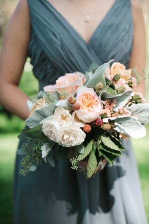 Aqua Bridesmaid Dress with a Loose and Romantic Peach Rose Bouquet | Michele M. Waite Photography | See More! http://heyweddinglady.com/soft-and-romantic-candlelight-wedding-inspiration/ Peach And Green Wedding, Dusty Pink Bridesmaid, Teal Weddings, Blue Bridesmaids Dress, Aqua Bridesmaid Dresses, Dusty Pink Bridesmaid Dresses, Candle Lit Wedding, Teal Bridesmaid, Veils Bridal