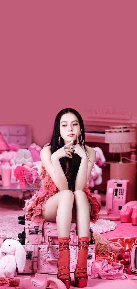 Extended Wallpaper, Jisoo Wallpaper, All Eyes On Me, Jisoo Blackpink, Famous Girls, Born Pink, Blackpink And Bts, Black Pink Songs, Jennie Lisa