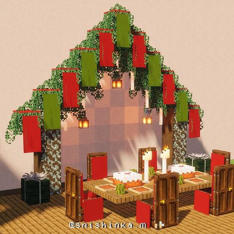 Minecraft Santas Workshop, Ice Skating Rink Minecraft, Minecraft Holiday House, Minecraft Gravity Falls, Minecraft Candy Cane, Christmas In Minecraft, Holiday Minecraft Builds, Minecraft Xmas Builds, Christmas Decor Ideas Minecraft