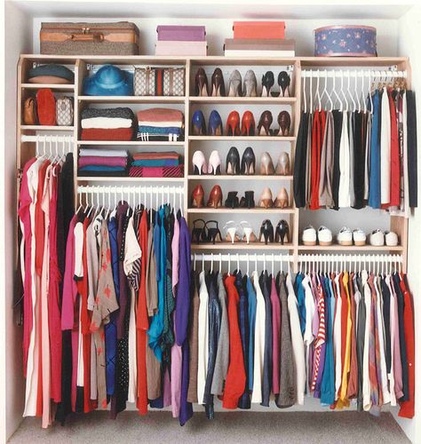 A Few Niches in Closet History - Interactive Feature - NYTimes.com Built In Wardrobe Designs, Wardrobes Ideas, Hanging Wardrobe, Dressing Design, Organized Closet, Trendy Apartment, Smart Tiles, Wardrobe Organisation, California Closets