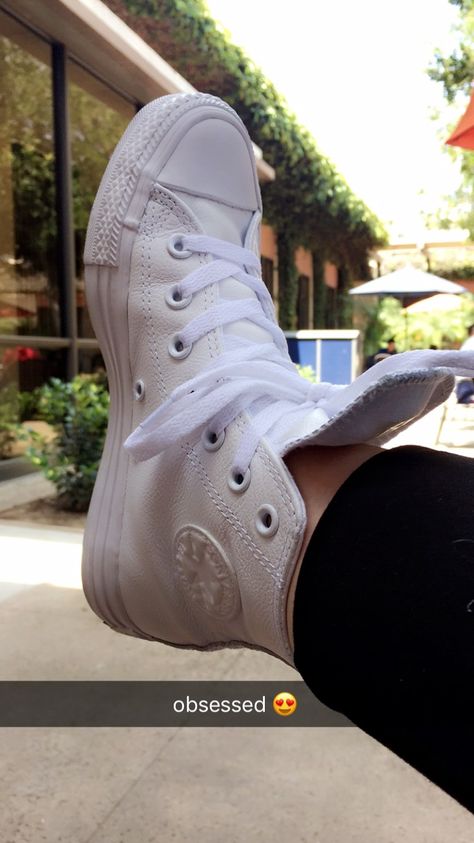 White leather high top converse. OBSESSED! White Leather Converse, Leather Converse, Leather High Tops, Converse High Tops, White Leather, Diy Fashion, High Tops, Converse, White