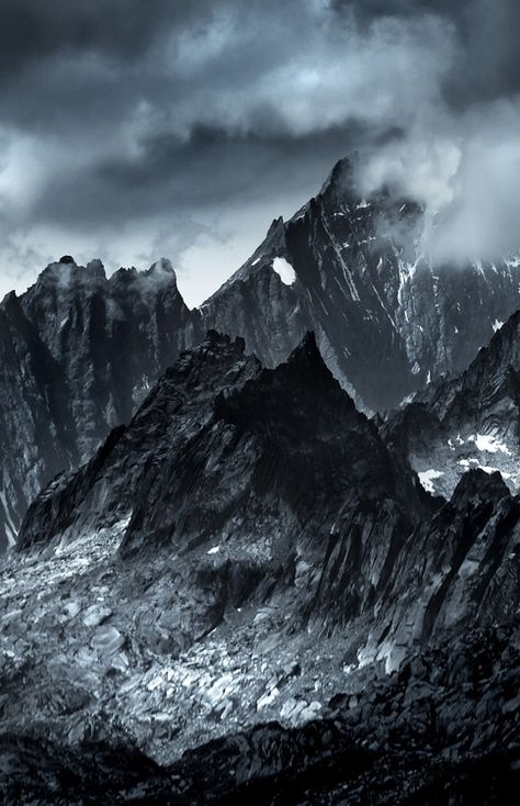 Black Rocks, Between Two Worlds, Black Mountain, Wow Art, Arte Fantasy, Landscaping With Rocks, Jolie Photo, Wild Child, Mountain Landscape