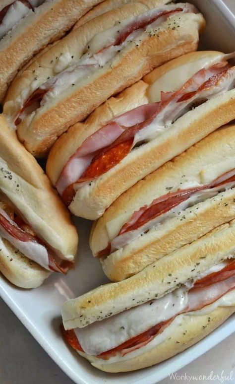 Easy Dishes For A Crowd, Hot Italian Sandwiches, Dishes For A Crowd, Italian Sandwich Recipes, Hoagie Sandwiches, Italian Sandwiches, Sandwich Video, Baked Sandwiches, Italian Sandwich