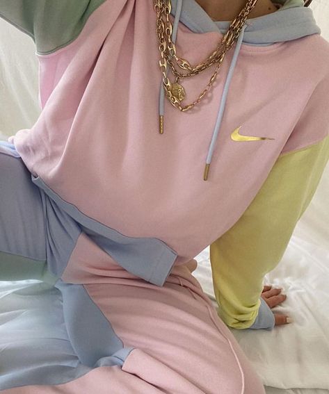 @badest.outfits’s Instagram post: “pastel sweat” Sweat Nike, Dark Grunge Aesthetic, Sporty Outfit, Sporty Outfits, Grunge Aesthetic, Nike Air Force 1, Aesthetic Photo, Spring Summer Fashion, Beautiful Outfits