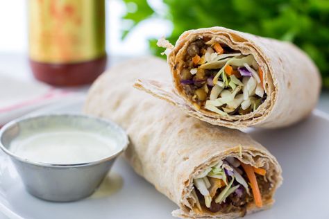 Spicy Lentil Wrap, Veggie Dips, Meatless Mondays, Vegan Menu, Vegetarian Entrees, Vegan Lunches, Healthier Eating, Healthy Lunches, Tahini Sauce