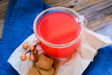 Delicious Red Hot Apple Cider Hot Cider Recipes, Christmas Apple Cider, Apple Cider Uses, Hot Apple Cider Recipe, Christmas Cider, Clear Mug, Red Hots Candy, Cinnamon Drink, Apple Cider Drink