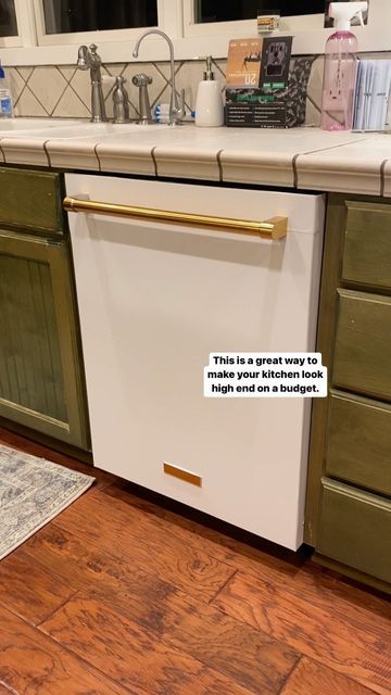 maggie (home + humor) on Instagram: "DISHWASHER MAKEOVER It’s cheap, renter-friendly, and not too difficult. Give it a try! 🥰 I can’t wait to see it with my quartzite counter tops next week! ✨ LINKS: I’ll link both in my bio under the SECOND link! (amazon)" Diy Stove Makeover, Diy Gold Fridge Handles, Dishwasher Makeover Diy, Dishwasher Update Diy, Peel And Stick Dishwasher, Diy Gold Appliance Handles, Wallpaper On Dishwasher, Hide Dishwasher Diy, Dishwasher Cover Ideas