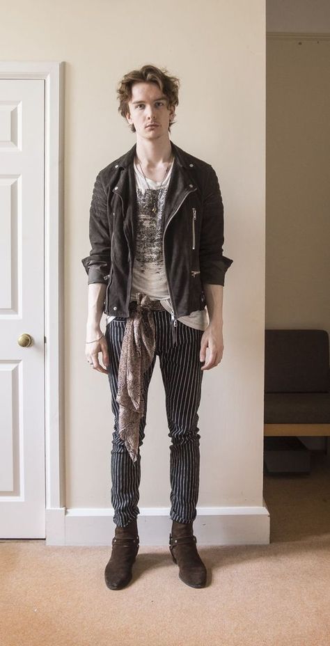 Punk Outfits Men, Punk Fashion Men, Mens Grunge, Outfits Male, Rock Style Men, Casual Punk, 90s Fashion Men, Tokyo Street Fashion, 90s Fashion Grunge