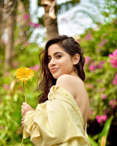 Urfi Javed Instagram, Urfi Javed, Disha Parmar, Recent Movies, Actress Wallpaper, Pictures Photography, Photos Hd, Latest Images, Actress Photos