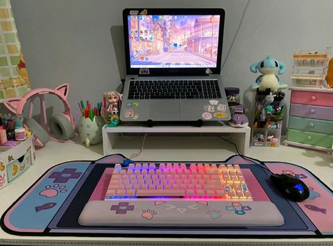 Laptop And Keyboard Setup, Laptop Set Up Aesthetic, Gaming Setup With Laptop, Cute Laptop Setup, Gaming Laptop Setup Ideas, Gaming Laptop Aesthetic, Aesthetic Laptop Setup, Gaming Setup Laptop, Laptop Setup Ideas