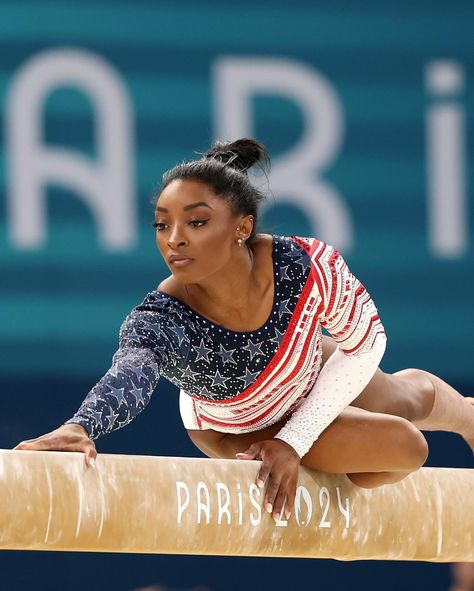 HighlightHER | That Olympic champ feeling 🔥 USA wins gold in the women's gymnastics team final 🥇👏🏾 | Instagram Paris Olympics 2024, Olympics 2024, Gymnastics Team, Paris Olympics, Olympic Gymnastics, Sport Gymnastics, Female Gymnast, Simone Biles, Team Usa