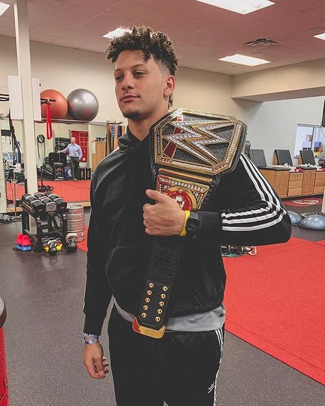 Kansas City Chiefs (@chiefs) • Instagram photos and videos Cheifs Football, Pat Mahomes, Kc Chiefs Football, Kc Football, Nfl Football Pictures, Nfl Championships, Fan Girling, Championship Belt, Kansas City Chiefs Football