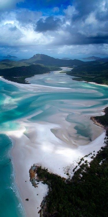 Whitehaven Beach, Whitsunday Island, Australia :heart: Reiseausrüstung mit Charakter gibt's auf http://vamadu.de Beach Australia, Queensland Australia, White Sand, Pretty Places, Places Around The World, Aerial View, Vacation Spots, Queensland, Dream Vacations