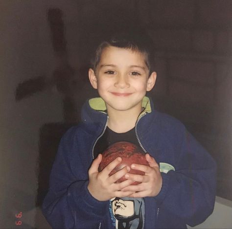 Zayn Malik Childhood Pictures, Zayn Childhood Pics, Zayn Cute Pics, Zayn Malik Young Pictures, Young Zayn Malik, Zayn Malik Young, Zayn Gigi, Tari Hip Hop, Zaddy Zayn