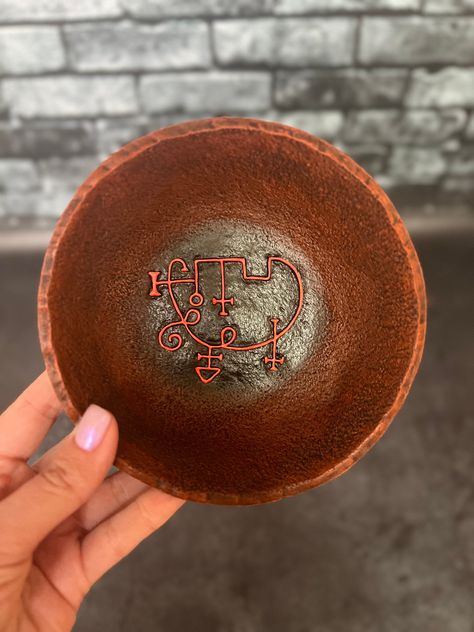 Andrealphus sigil Offering bowl Goetia Plate demon Lesser key Solomon Ritual Altar Witchcraft supplies Sorcery HANDMADE от EsotericUA на Etsy Altar Witchcraft, Ritual Altar, Witchcraft Supplies, Offering Bowls, Ritual, Ukraine, Bowl, Key, Tools