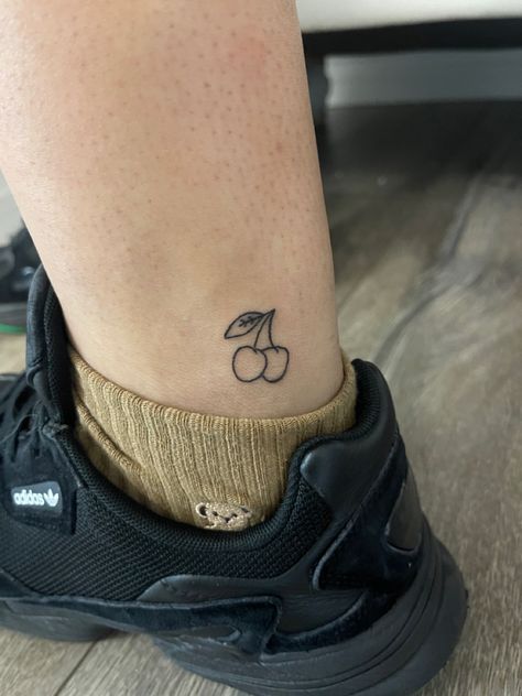 Medium Ankle Tattoo, Ankle Tats For Women, Ancle Tatoos Woman Simple, Ankel Tattoos Simple, Ankle Tats, Tatoos Woman, Science Tattoos, Tattoos Aesthetic, Ankle Tat