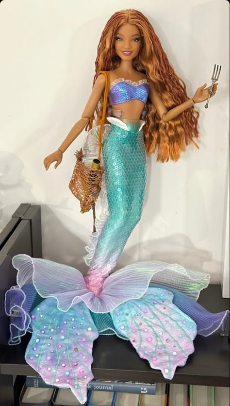 Halle Bailey Little Mermaid, Princess Barbie Dolls, Ariel Doll, Mermaid Barbie, Mermaid Wallpapers, Barbie Halloween, Disney The Little Mermaid, Princess Toys, Disney Princess Birthday