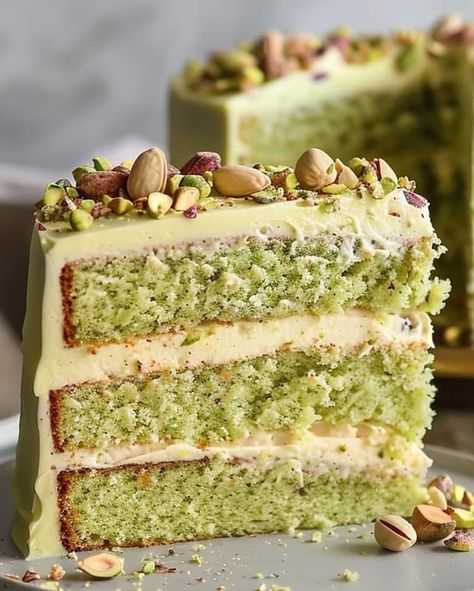 Chocolate Pistachio Cake, Optimal Recipes, Pistachio Cake Recipe, Cake Recipes Uk, Sponge Cake Recipe, Chocolate Pistachio, Cake Recepies, White Chocolate Cake, Mango Cheesecake