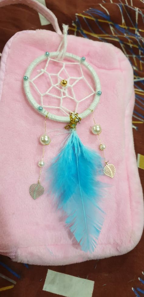 Simple Dreamcatcher, Cute Home Screen, Cute Home Screen Wallpaper, Bangles Diy, Diy Fabric Jewellery, Cute Home Screens, Home Screen Wallpaper, Bff Gifts Diy, Fabric Jewellery