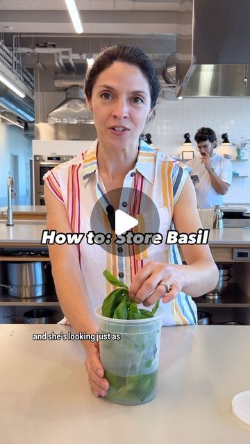 Food52 on Instagram: "Take this tip and stop your basil from wilting! @allibuf followed a tip in our How to Store Basil article from @sarahjampel and spoiler alert... her basil stayed fresh for five days. Watch to see how to save that basil from becoming sad overnight, and click the link in our bio for details. #f52community" How To Use Fresh Basil, Harvesting Basil How To, How To Store Basil, Purple Basil Recipe, Storing Fresh Basil, Storing Basil, Fresh Basil Recipes, Harvesting Basil, Gardening Indoors