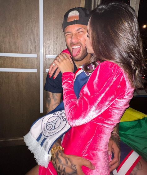 Neymar Girlfriend, Players Wives, Antonella Roccuzzo, Sport Quotes Motivational, Dad Baby, Neymar Jr, Barbie Girl, Good Looking Men, Cute Couples Goals