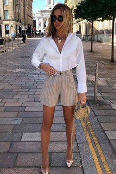 Classy Shorts Outfits, Classy Shorts, European Outfits, Cute College Outfits, Elegant Summer Outfits, Chique Outfit, Classy Summer Outfits, New York Outfits, European Summer Outfits