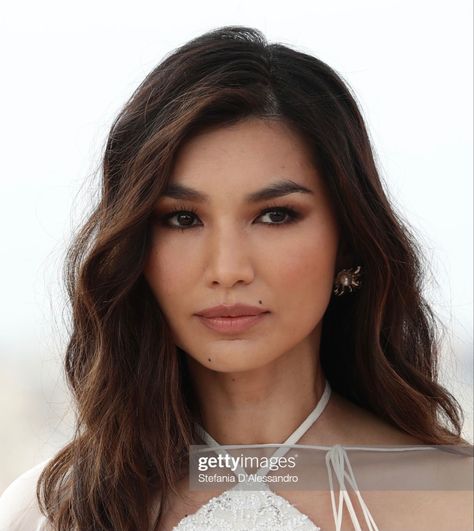 Gemma Chan Hair, Headshot Makeup, Jennifer Lawrence Hair, American Makeup, Asian Bridal Makeup, Gemma Chan, Choppy Bob Hairstyles, Choppy Bob, Make Hair