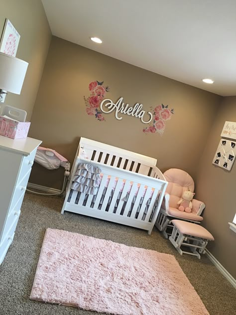 Baby Girl Nursery Room Ideas Themes Pink, Babygirl Room Ideas Girl, Baby Girl Room Design, Baby Girl Pink Nursery, Cute Nursery Ideas, Girly Nursery Ideas, Baby Girl Room Ideas, Pink Baby Room