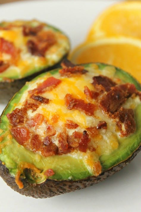 Avocado Egg Recipes, Best Keto Breakfast, Avocado Egg Bake, Menu Sarapan Sehat, Desayuno Keto, Keto Breakfast Recipes, Breakfast Low Carb, Favorite Breakfast Recipes, Baked Avocado