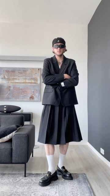 Dara Lucas on Instagram Man Skirt Fashion, Men’s Skirt Outfit, Men Skirt Outfits, Male Skirt Fashion, Men Wearing Skirts Outfits, Men In Skirts Fashion Editorial, 2007 Fashion, Guys In Skirts, Red Carpet Event