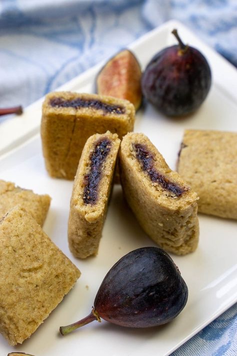 Fig Newtons With Fresh Figs, Fresh Fig Newton Recipe, Fig Newton Bars, Fig Recipes Fresh, Fig Newton Recipe, Fig Ideas, Figs Recipes, Homemade Fig Newtons, Fig Rolls