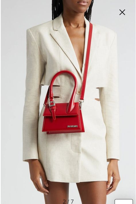 Bags Jacquemus, Jacquemus Le Chiquito Moyen, Le Chiquito Moyen, Jacquemus Le Chiquito, Structured Bag, Interior Wall, Wall Pockets, Handle Bag, Leather Top