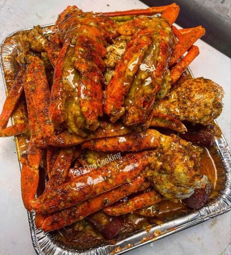 mrsandmrstyles † Seafood Boil Recipes, Crab Boil, Yummy Seafood, Soul Food Dinner, Fine Cooking, Cooking Seafood, Food Babe, Delicacy Food, Food Therapy