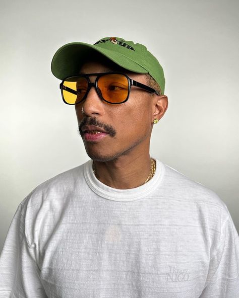 Eyewear Trends, Stylish Glasses, Tom Ford Sunglasses, Foto Art, Pharrell Williams, Men Fashion Casual Outfits, Streetwear Men Outfits, Afro Hairstyles, Mens Glasses