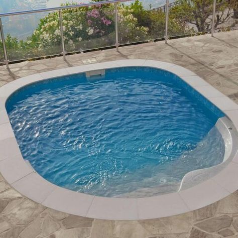 Lola Mini pool – the small pool that suits everyone | Waterair Swimming Pools Whirpool Outdoor, Pool Area Landscaping, Pool Ideas For Small Yards, Spool Pool, Mini Swimming Pool, Ideas For Small Yards, Small Inground Pool, Kleiner Pool Design, Pools For Small Yards