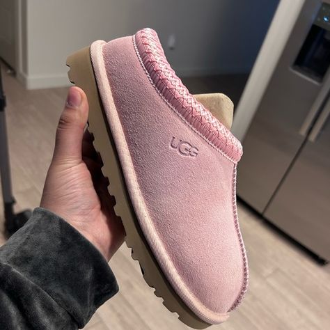 Pink Ugg Tasman Pink Tasman Uggs, Pink Ugg Tasman, Ugg Cozy Knit Slippers, Ugg Scuffette Slippers, Ugg Outfits, Ugg Dakota Slippers, Ugg Coquette, Ugg Scuffette, Pink Rims