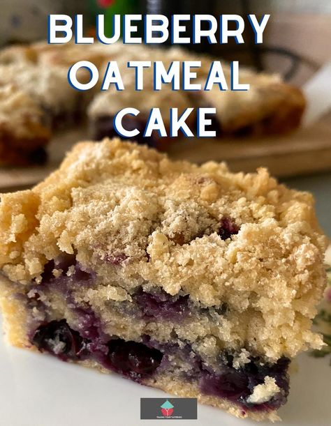 Blueberry Oatmeal Cake is a soft and fluffy coffee time cake, bursting with juicy blueberries and topped with a crumbly, buttery streusel topping. Blueberry Oatmeal Bread, Fluffy Coffee, Rhubarb Oatmeal, Cherry Oatmeal, Blueberry Oatmeal Muffins, Oatmeal Toppings, Blueberry Breakfast Cake, Classic Cookies Recipes, Homemade Custard