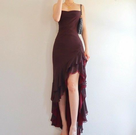 Burgundy Evening Dress, Burgundy Prom, Ruffle Prom Dress, Thrift Inspo, Grad Ideas, Burgundy Prom Dress, Prom Dress Inspiration, Pretty Prom Dresses, Grad Dresses