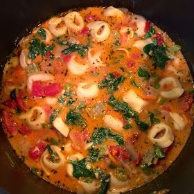 Tortellini Soup Crockpot, Ww Dinner Ideas, Soup Spinach, Cheese Tortellini Soup, Tomato Tortellini, Spinach Tortellini Soup, Sausage Tortellini Soup, Tomato Tortellini Soup, Spinach Tortellini