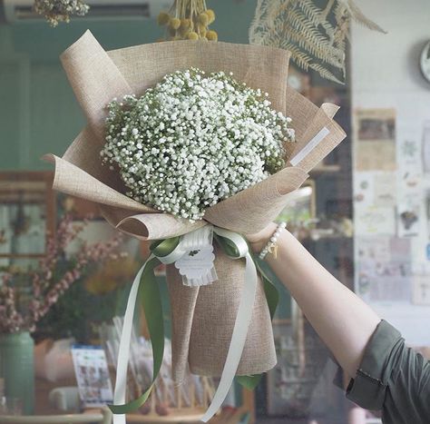 Bucket Flowers, Nam Joo Hyuk Cute, A Bunch Of Flowers, Breath Flowers, Baby Breath, Baby S Breath, Crafts For Gifts, Diy Crafts For Gifts, Bunch Of Flowers