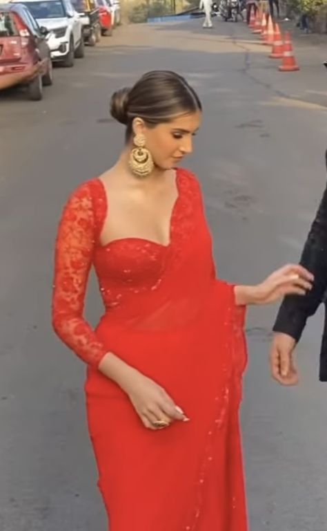 Hot Red Saree Look, Tara Sutaria Red Lehenga, New Fashion Trends In India, Tara Sutaria Red Saree, Modern Sari Designs, Sangeet Outfit For Guest, Lengha Saree Style, Indi Western Outfits, Blouse Designs Latest Indian